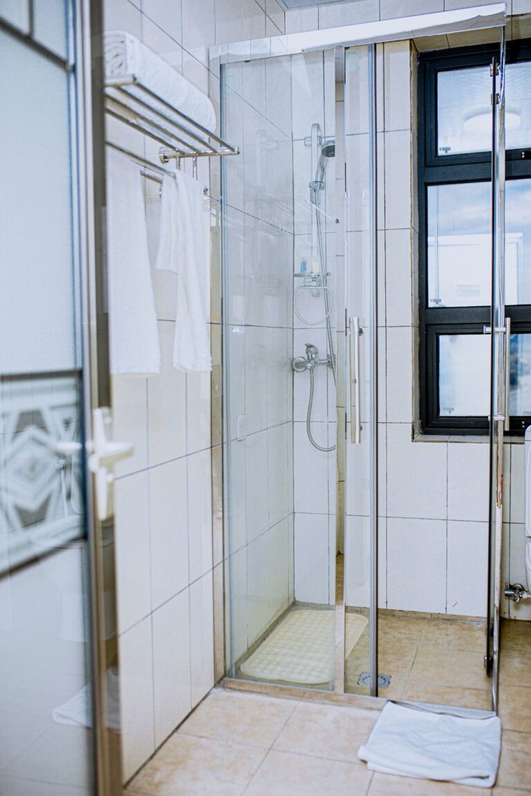 1 bedroom apartment_bathroom1