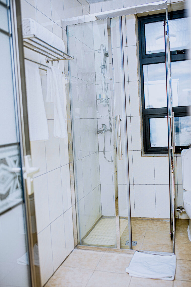 1 bedroom apartment_bathroom2